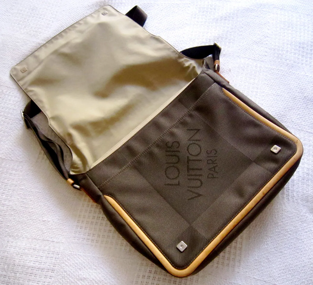 Damier Geant Messenger Bag — image 3