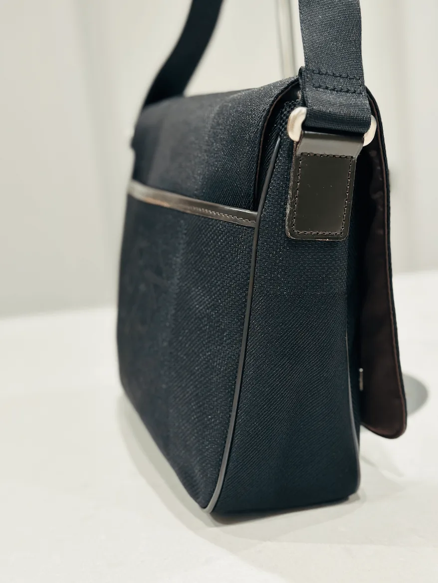 Damier Geant Signature Black Messenger Bag — image 5