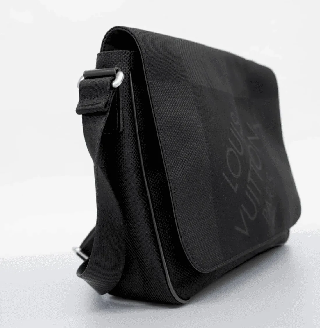 Damier Geant Signature Black Messenger Bag — image 7
