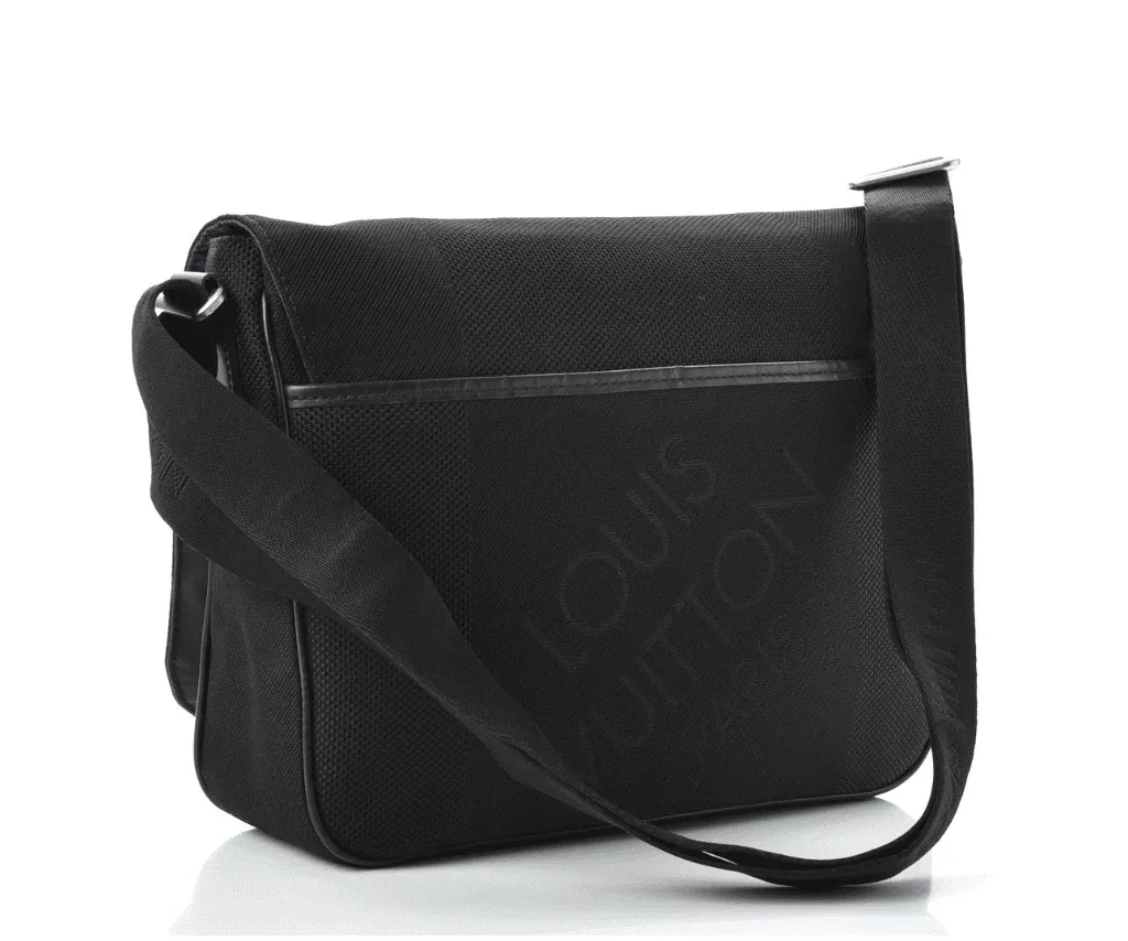Damier Geant Signature Black Messenger Bag — image 9