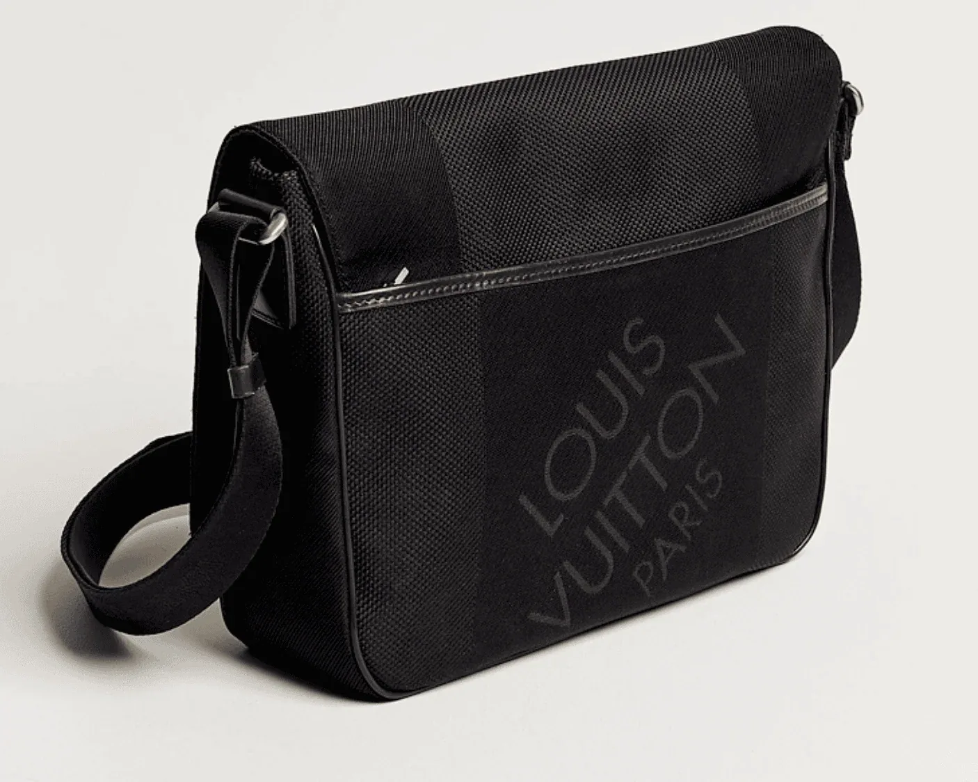 Damier Geant Signature Black Messenger Bag — image 10