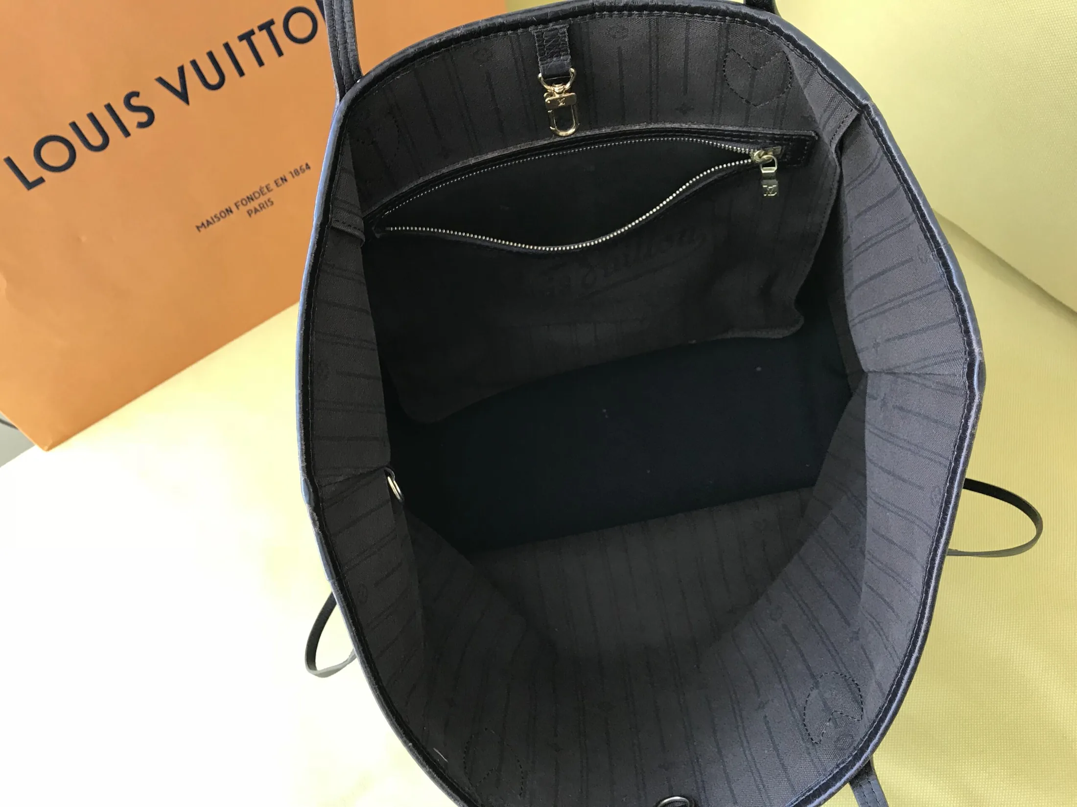 Fusain Monogram Idylle Neverfull MM Tote Bag — image 9