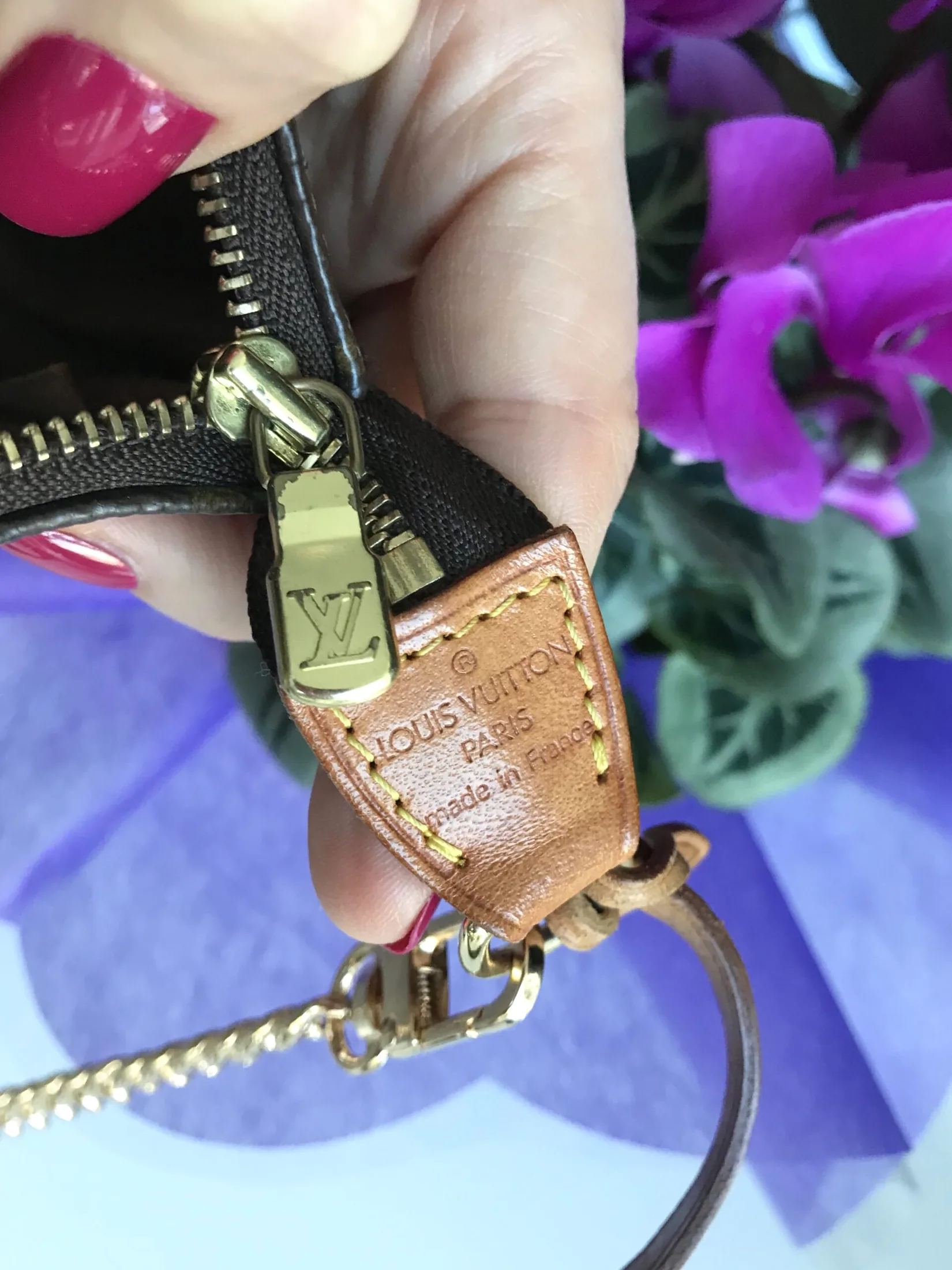 Graffiti Monogram Pochette Handbag w/Chain — image 10