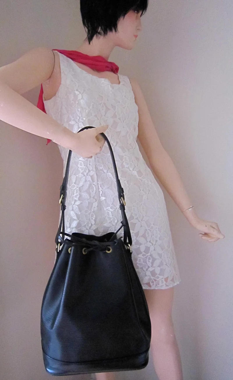 Large Black Epi Noe Handbag — image 10