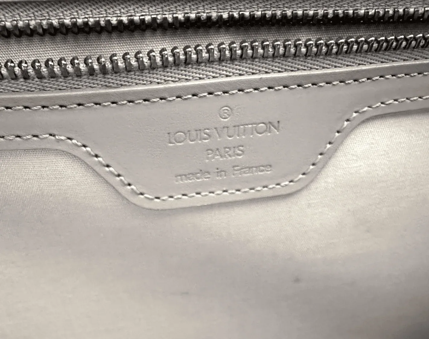 Lilac-Grey Saint Tropez Epi Leather Handbag — image 11