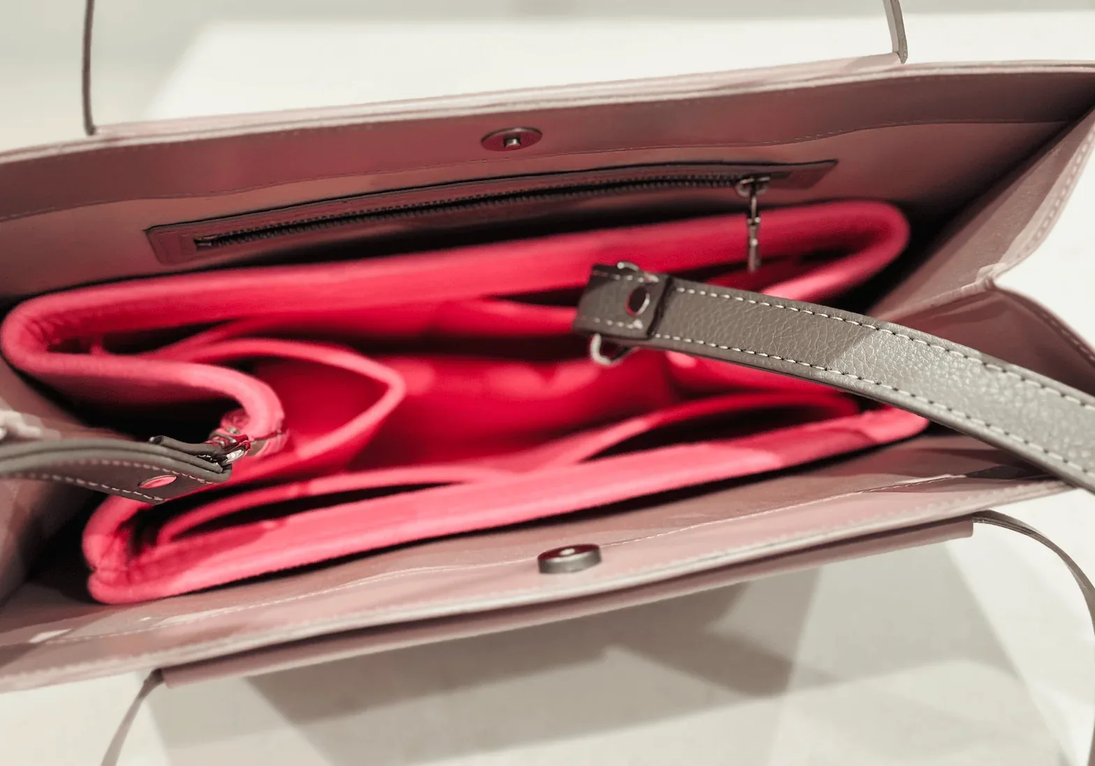Lilac-Grey Saint Tropez Epi Leather Handbag — image 12