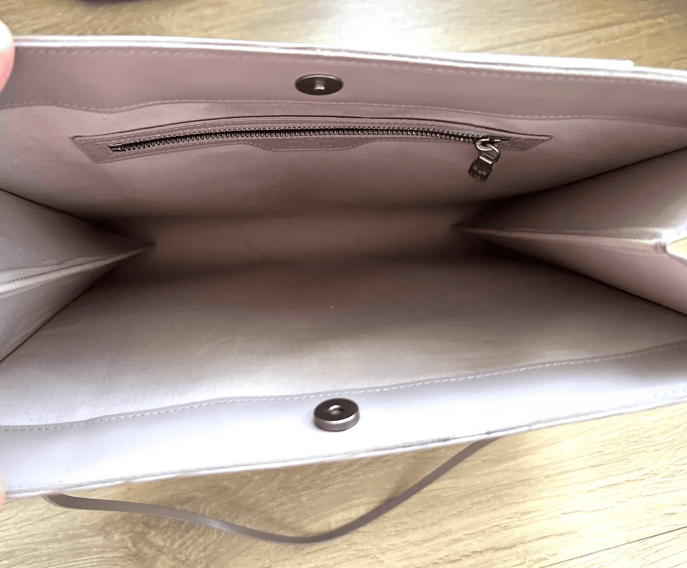 Lilac-Grey Saint Tropez Epi Leather Handbag — image 15