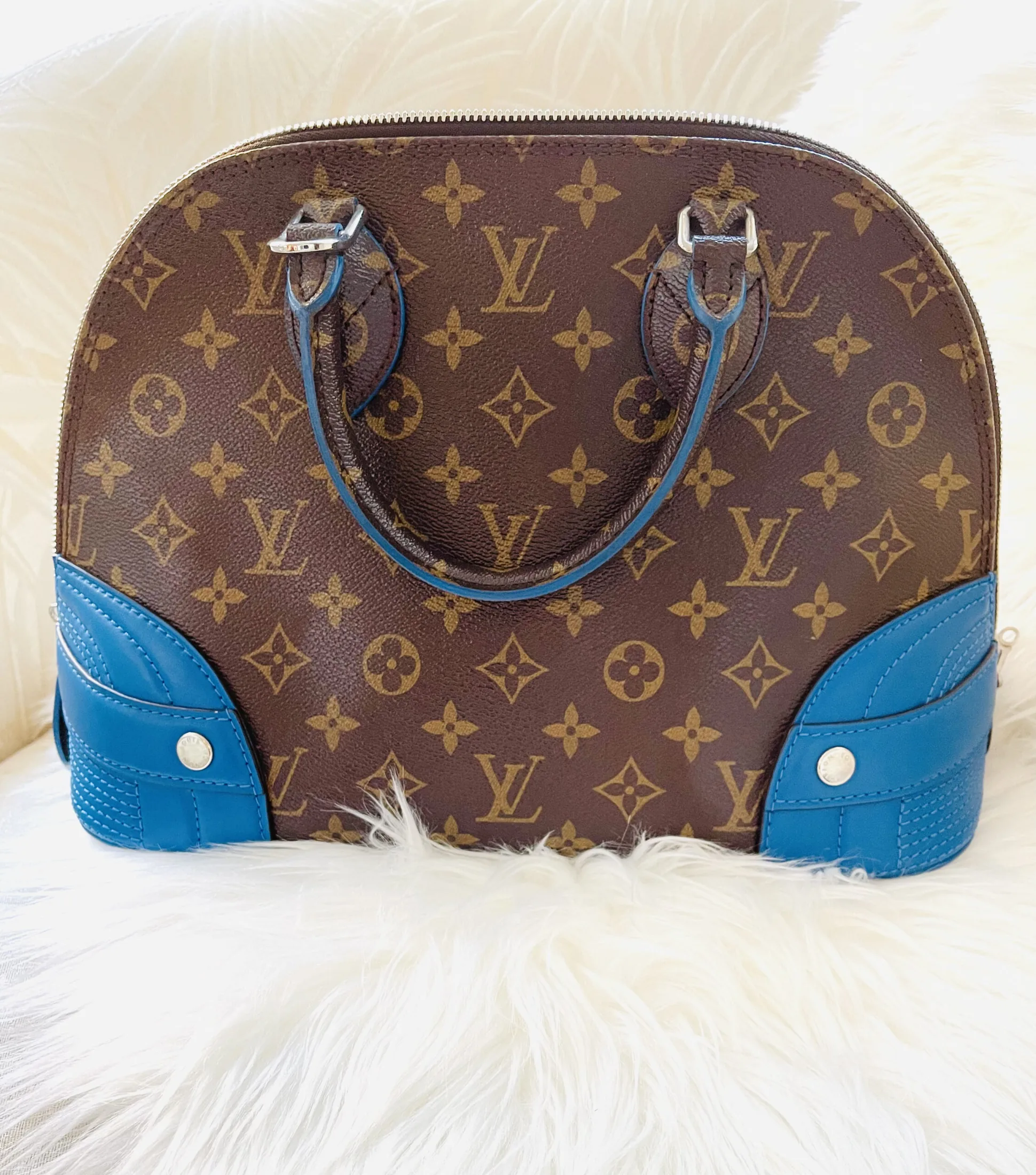 Louis Vuitton Limited Edition Shiny Alma Handbag — image 4