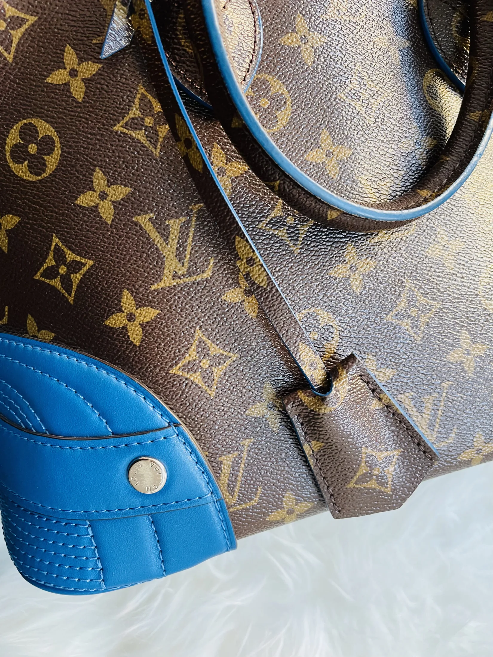 Louis Vuitton Limited Edition Shiny Alma Handbag — image 5