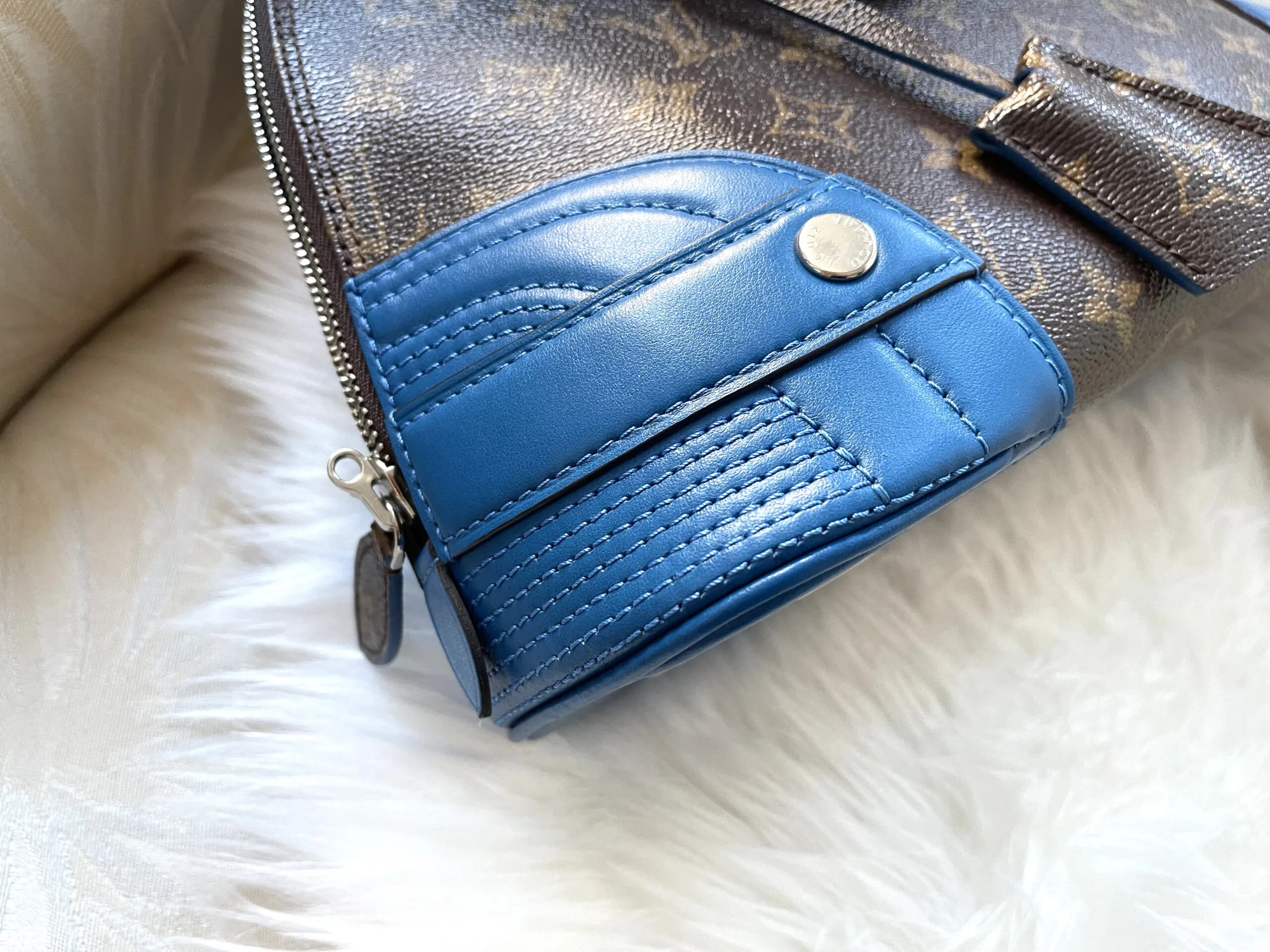 Louis Vuitton Limited Edition Shiny Alma Handbag — image 10