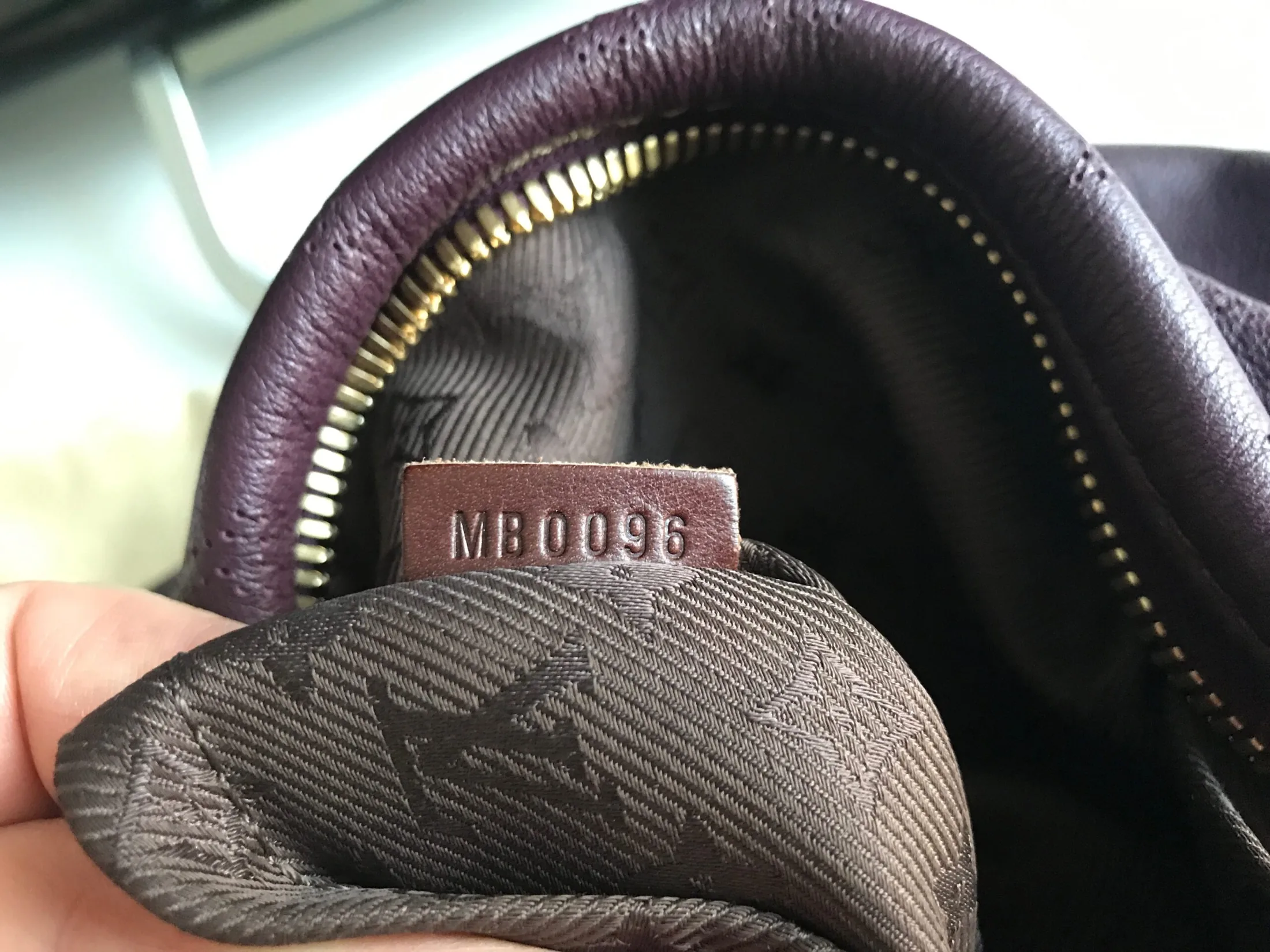 Louis Vuitton Mahina Onatah GM Aubergine Leather Hobo Bag — image 21