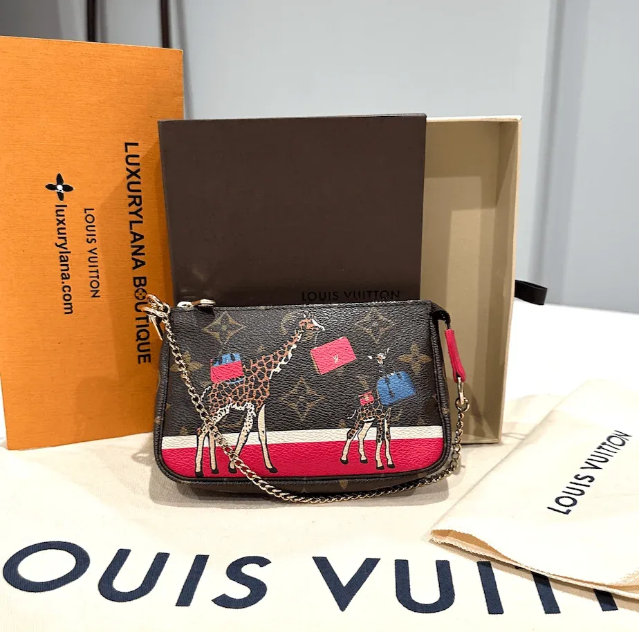 Monogram Christmas Animation 2017 Limited Editions Giraffe Mini Pochette — image 2