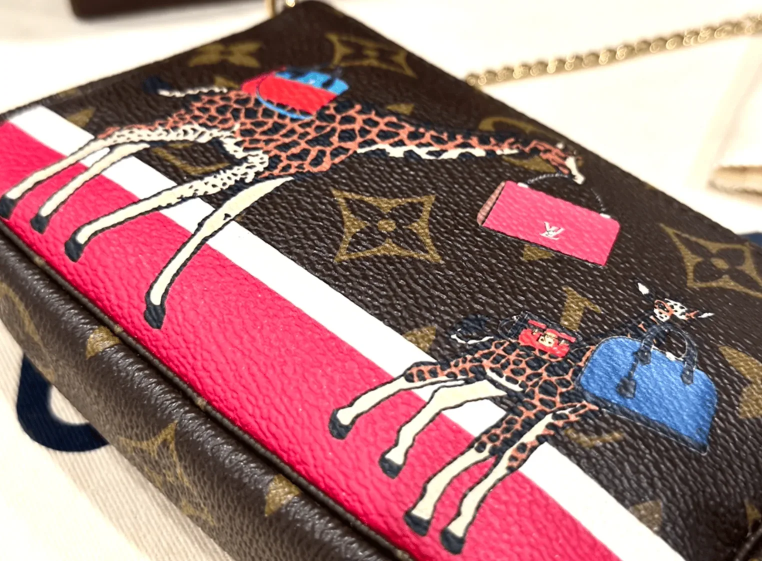 Monogram Christmas Animation 2017 Limited Editions Giraffe Mini Pochette — image 5