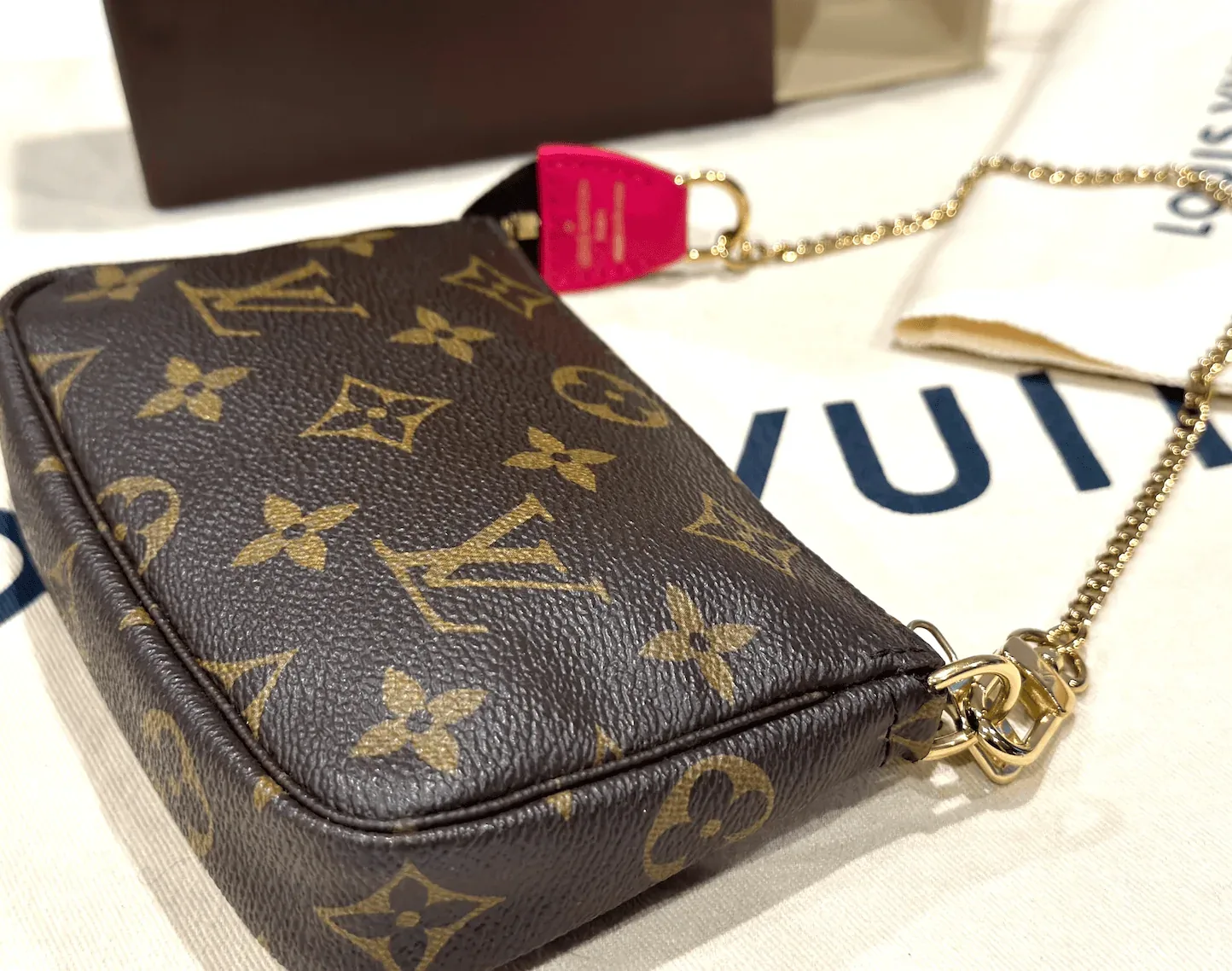 Monogram Christmas Animation 2017 Limited Editions Giraffe Mini Pochette — image 6