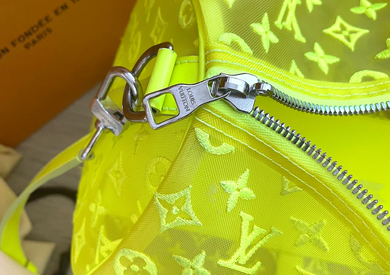 Monogram See Through Mesh Neon Keepall Bandoulière 50 Handbag — image 11