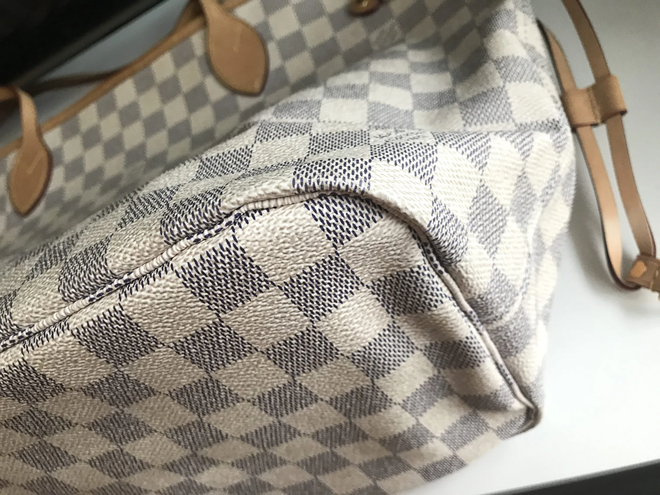 Neverfull MM Damier Azur Tote Bag — image 9