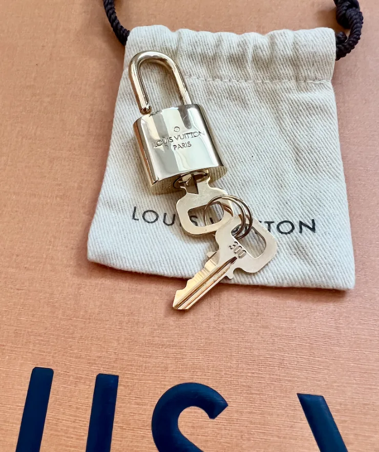 New Lock/Keys Gold Set — image 2