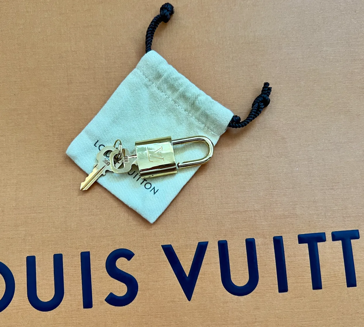 New Lock/Keys Gold Set — image 4
