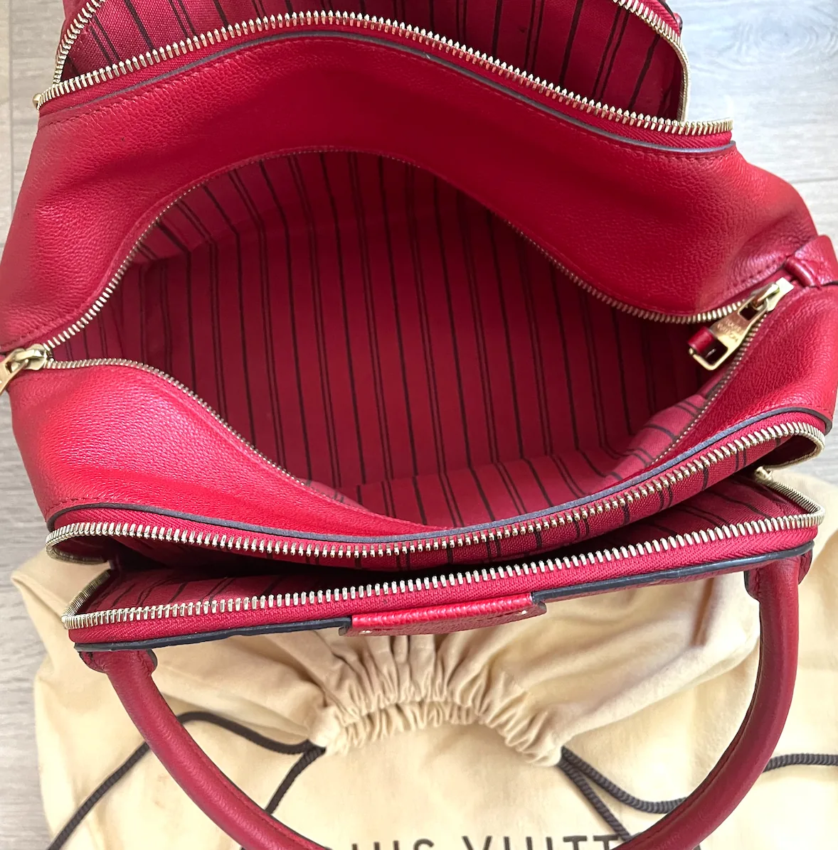 Red Empriente Marais MM Handbag — image 2