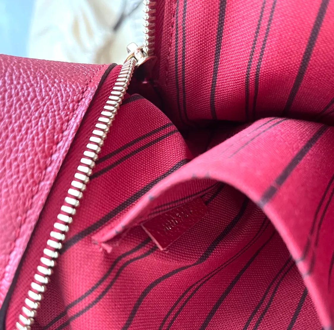 Red Empriente Marais MM Handbag — image 3