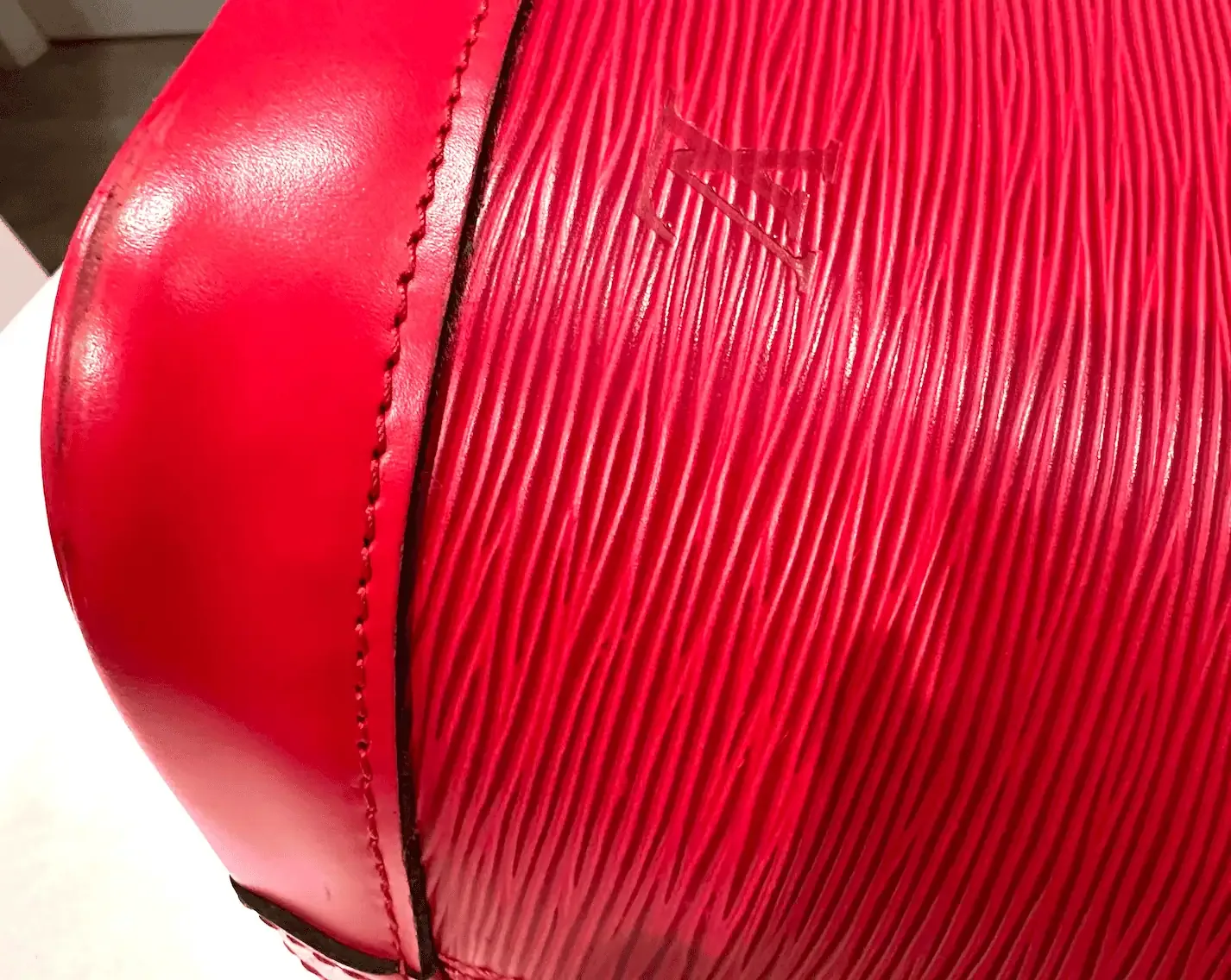 Red Epi Leather Alma PM — image 11