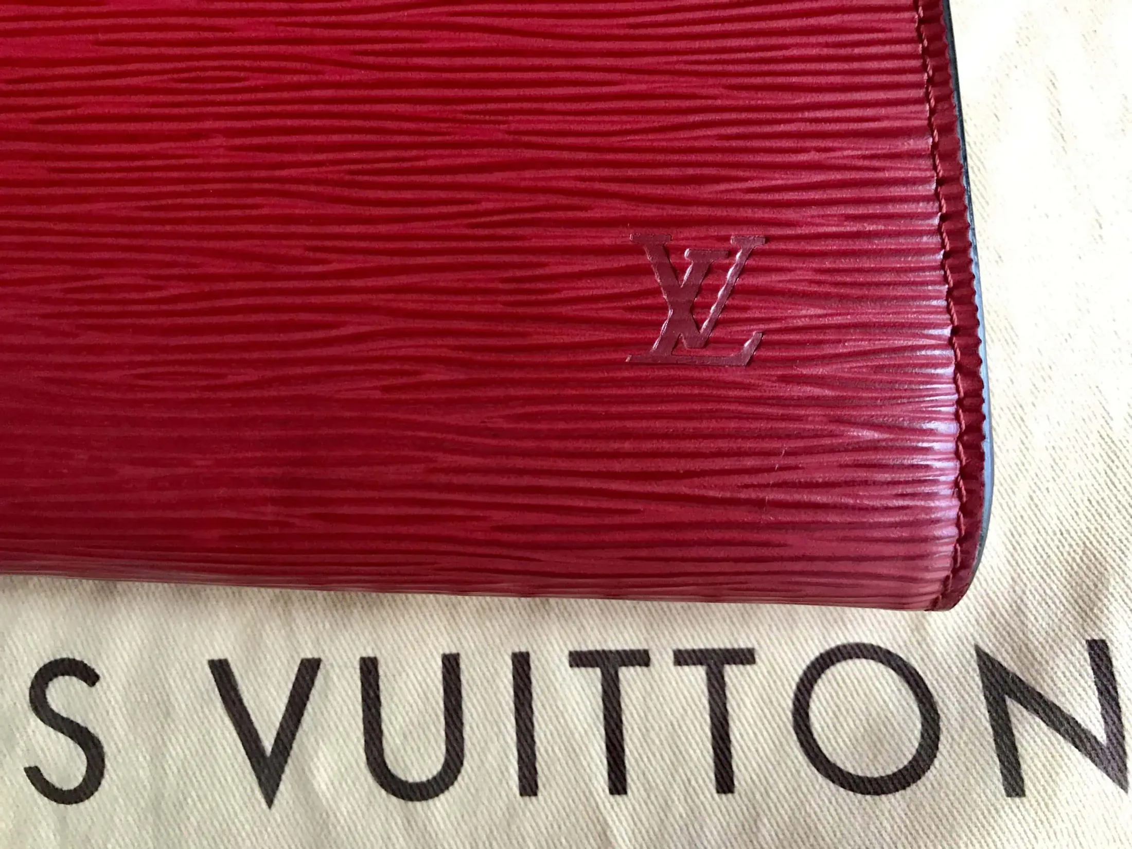 Red Epi Leather Pochette Handbag — image 8