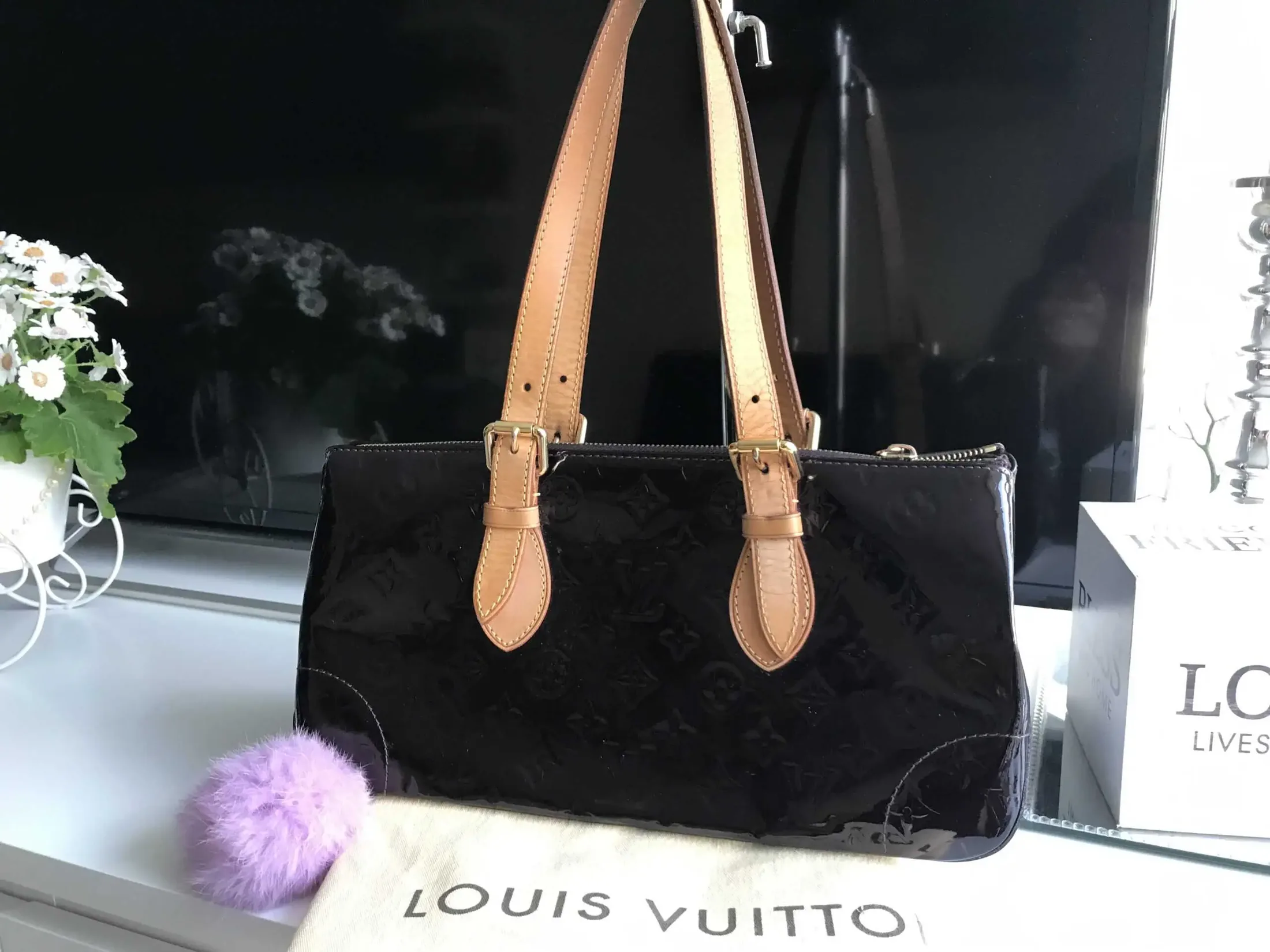Louis Vuitton Rosewood Avenue Amarante Vernis Leather Handbag — image 2