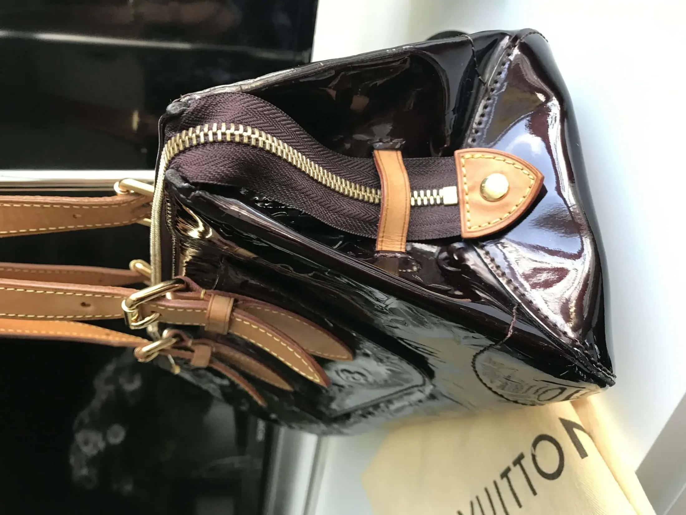 Louis Vuitton Rosewood Avenue Amarante Vernis Leather Handbag — image 5