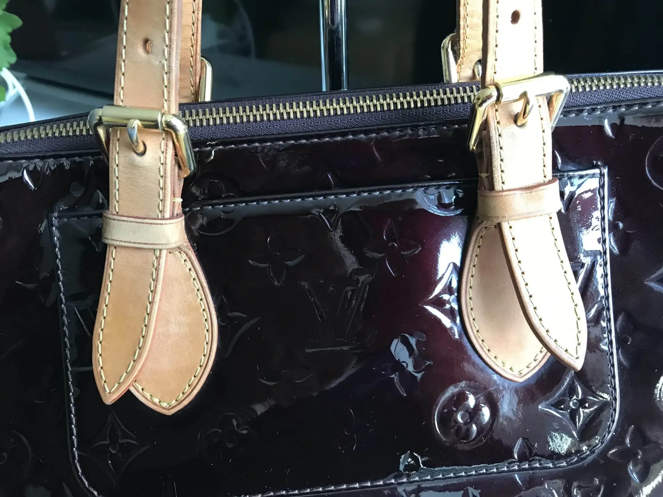 Louis Vuitton Rosewood Avenue Amarante Vernis Leather Handbag — image 6