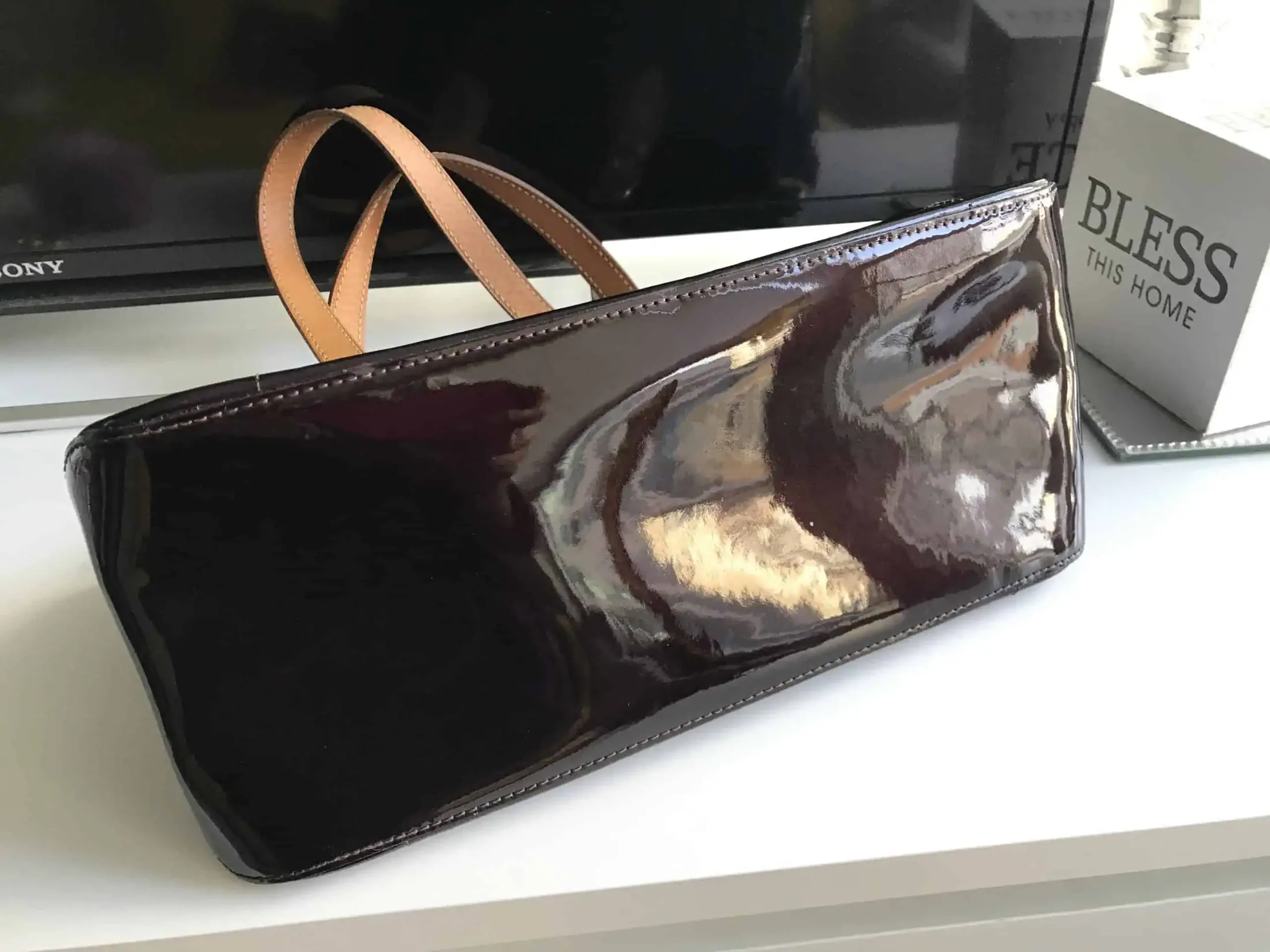Louis Vuitton Rosewood Avenue Amarante Vernis Leather Handbag — image 7