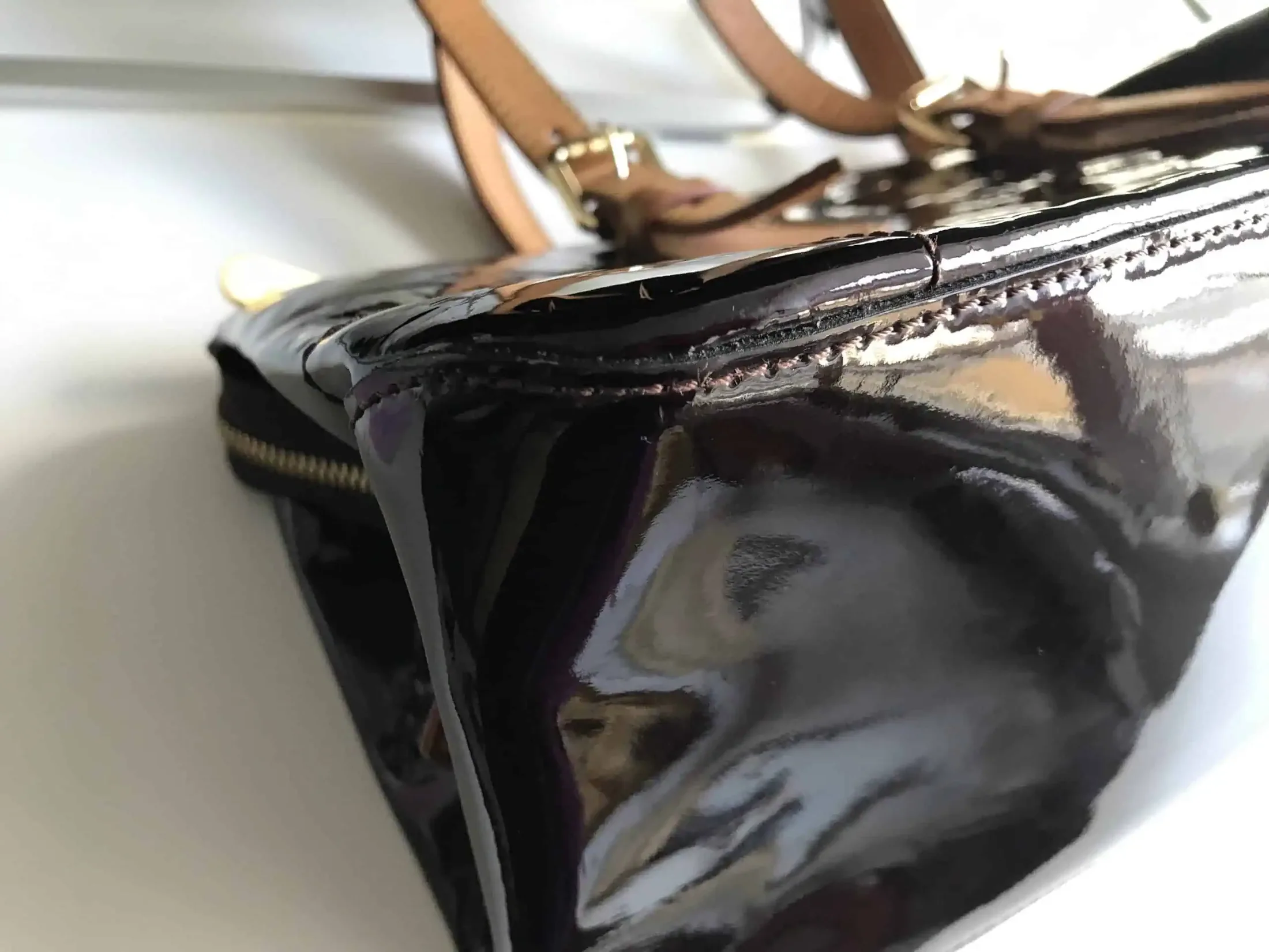 Louis Vuitton Rosewood Avenue Amarante Vernis Leather Handbag — image 8