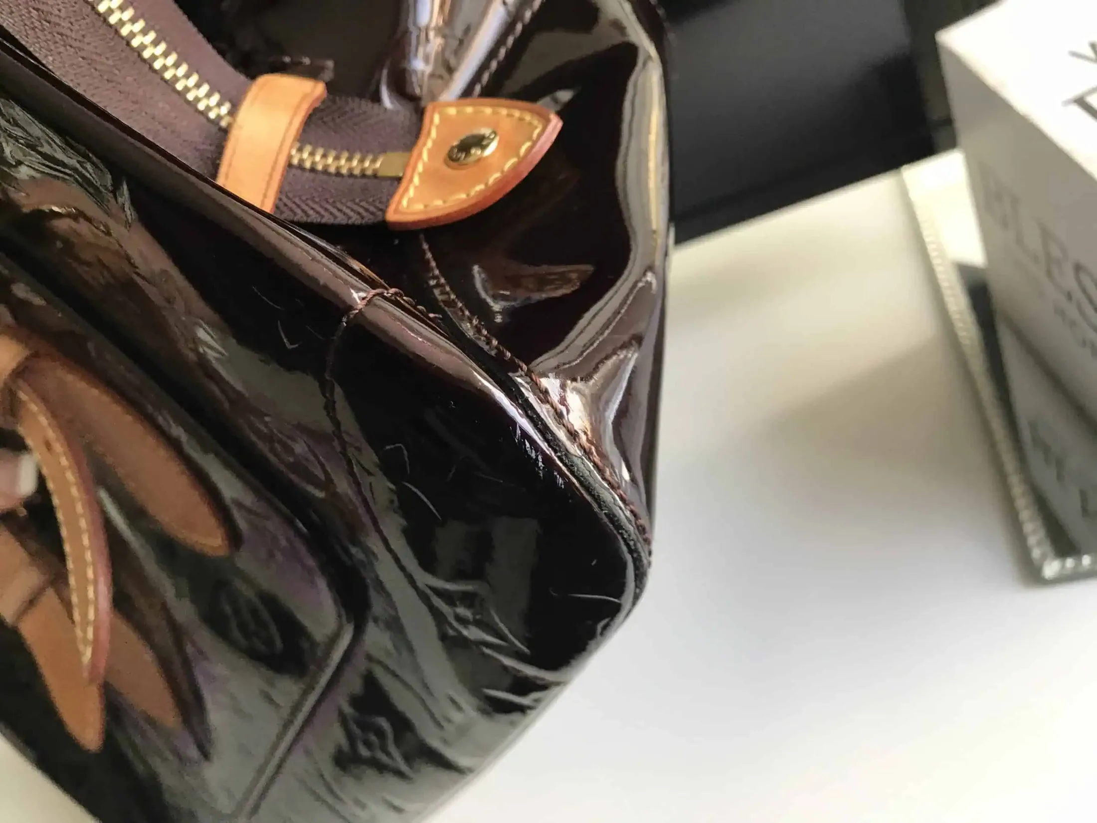 Louis Vuitton Rosewood Avenue Amarante Vernis Leather Handbag — image 10