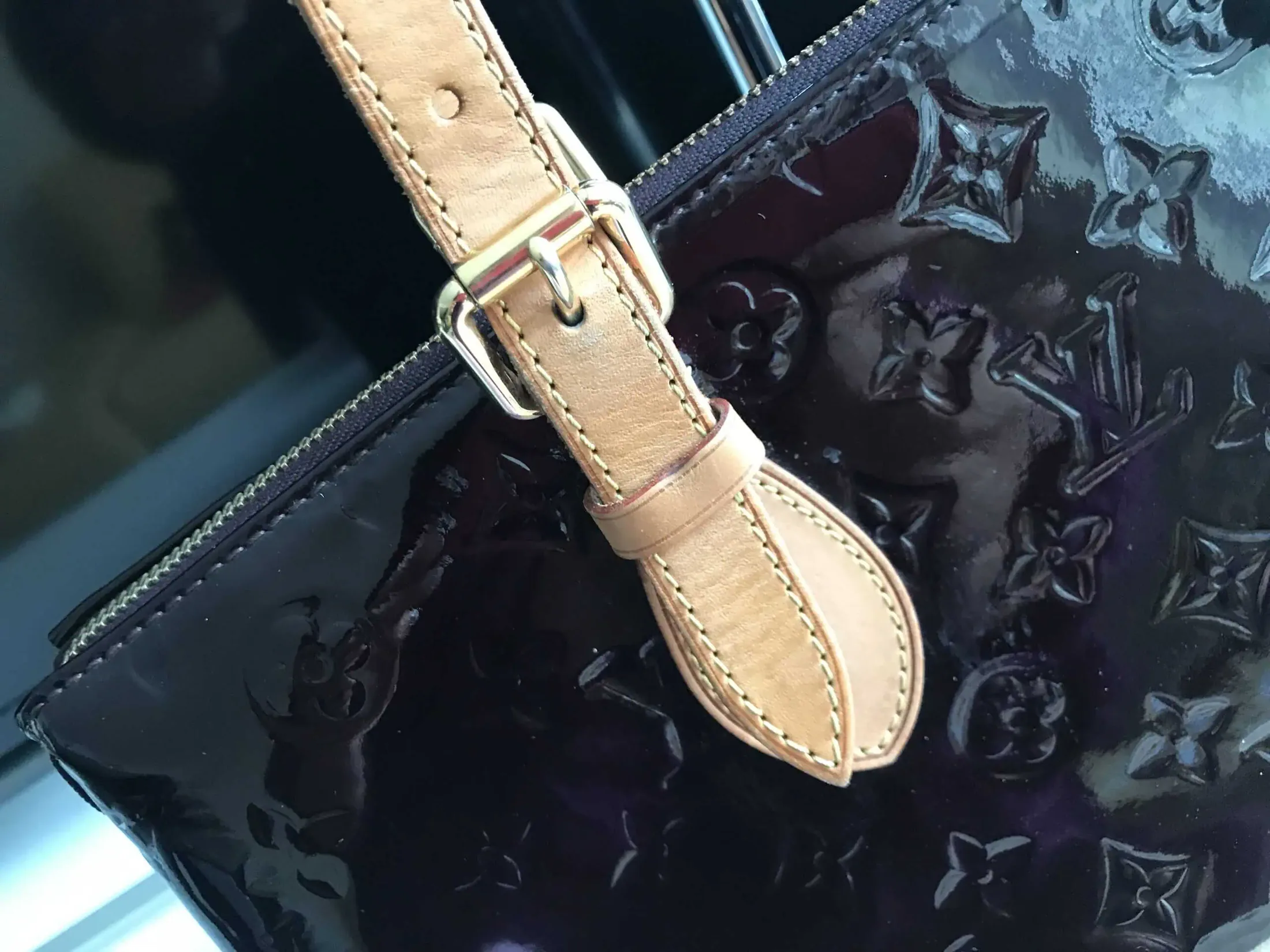 Louis Vuitton Rosewood Avenue Amarante Vernis Leather Handbag — image 12