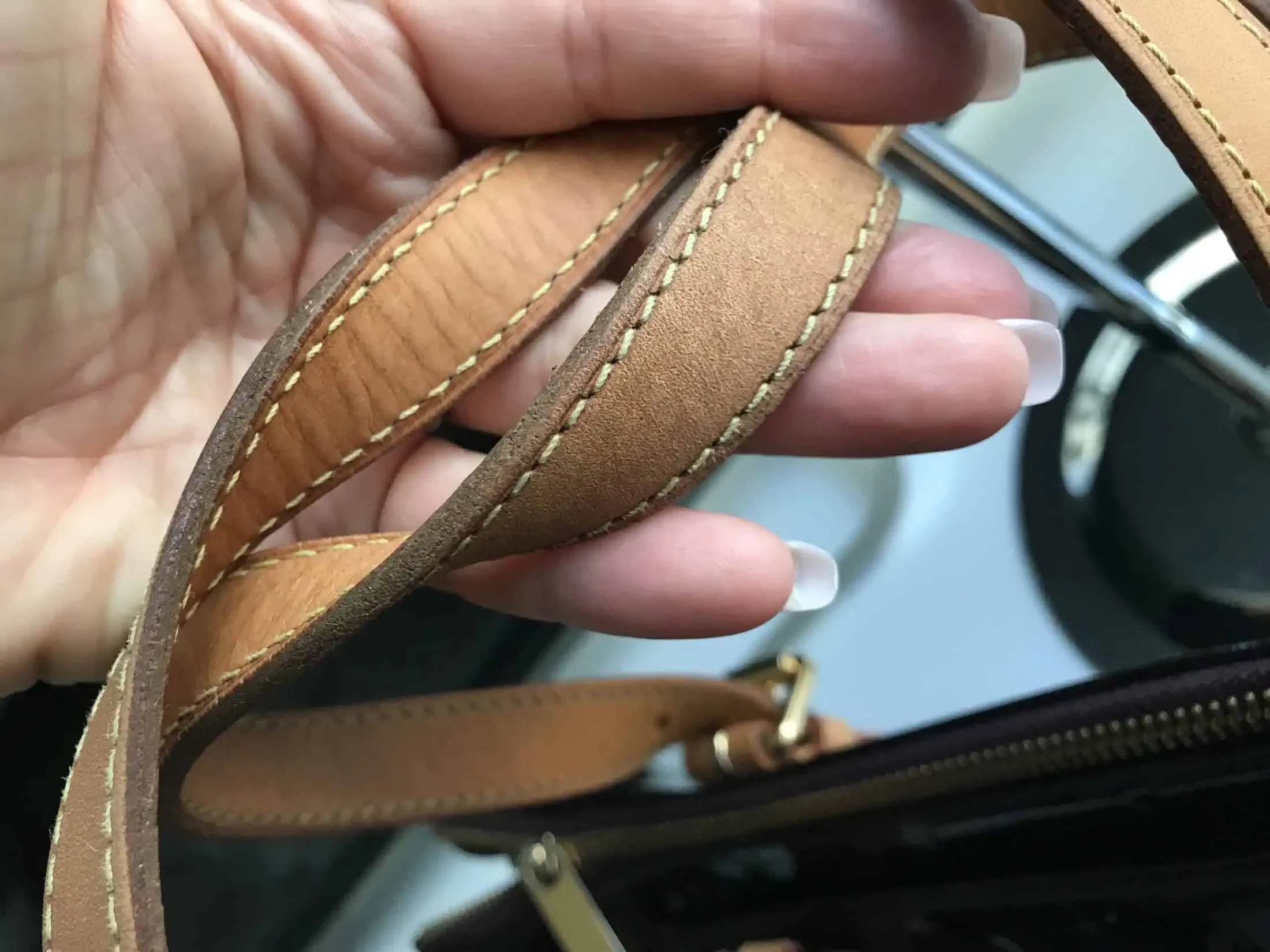 Louis Vuitton Rosewood Avenue Amarante Vernis Leather Handbag — image 14