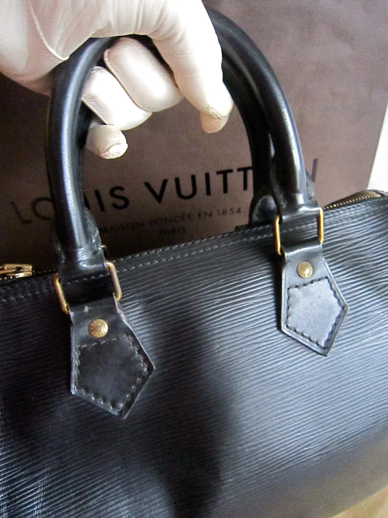 Speedy 25 Black Epi Leather Handbag — image 2