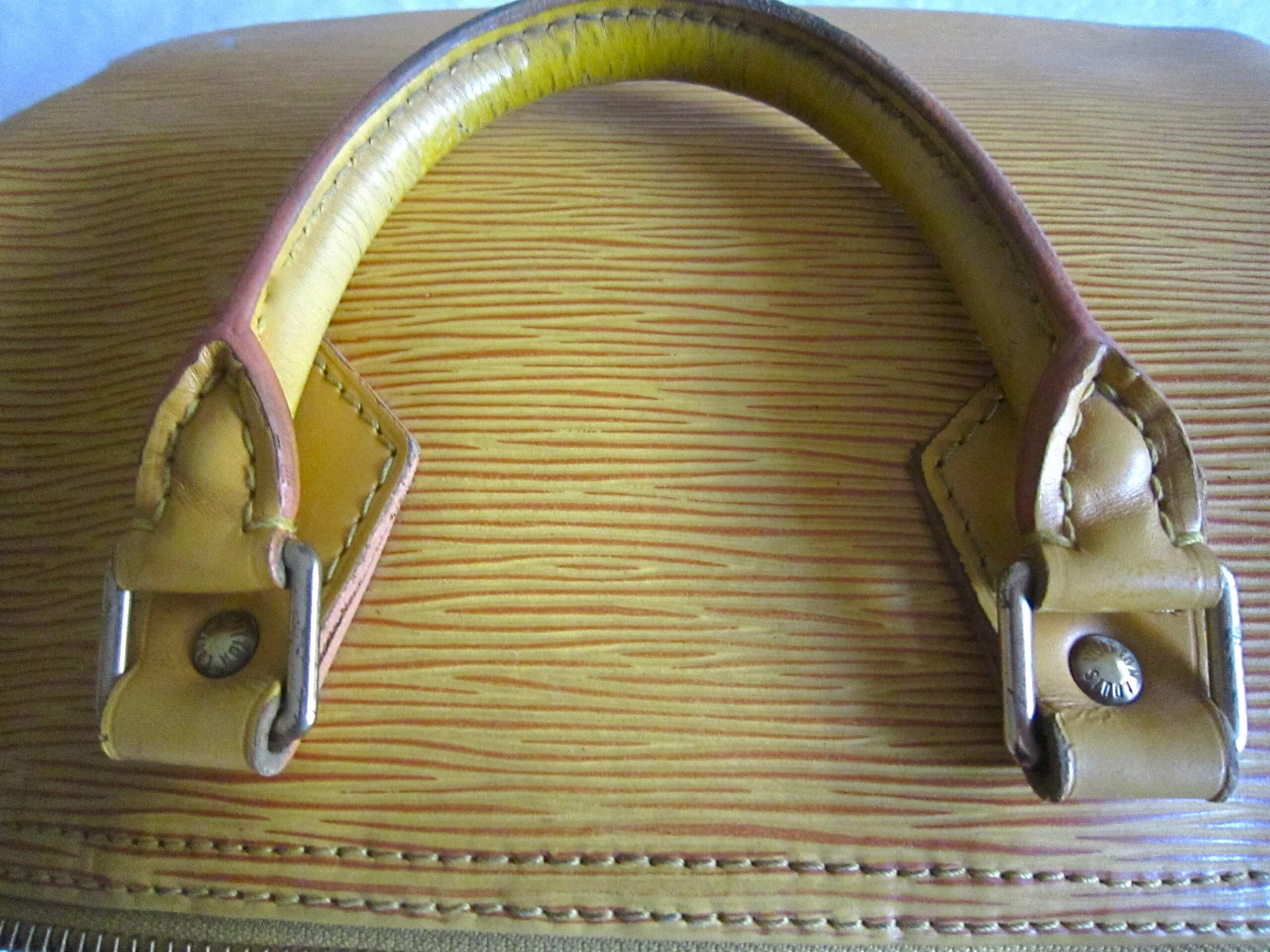 Tassil Speedy 25 Yellow Epi Leather Handbag — image 9