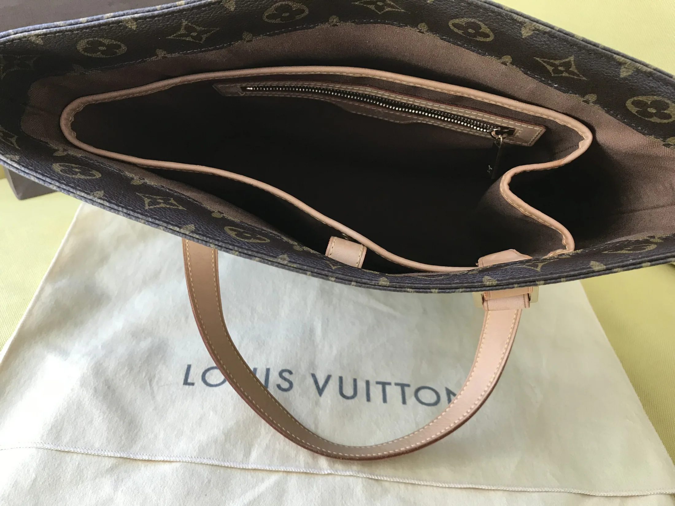 Vavin GM Monogram Large Tote Handbag — image 10