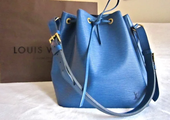 Blue Epi Petit Noe Shoulder Drawstring Bag
