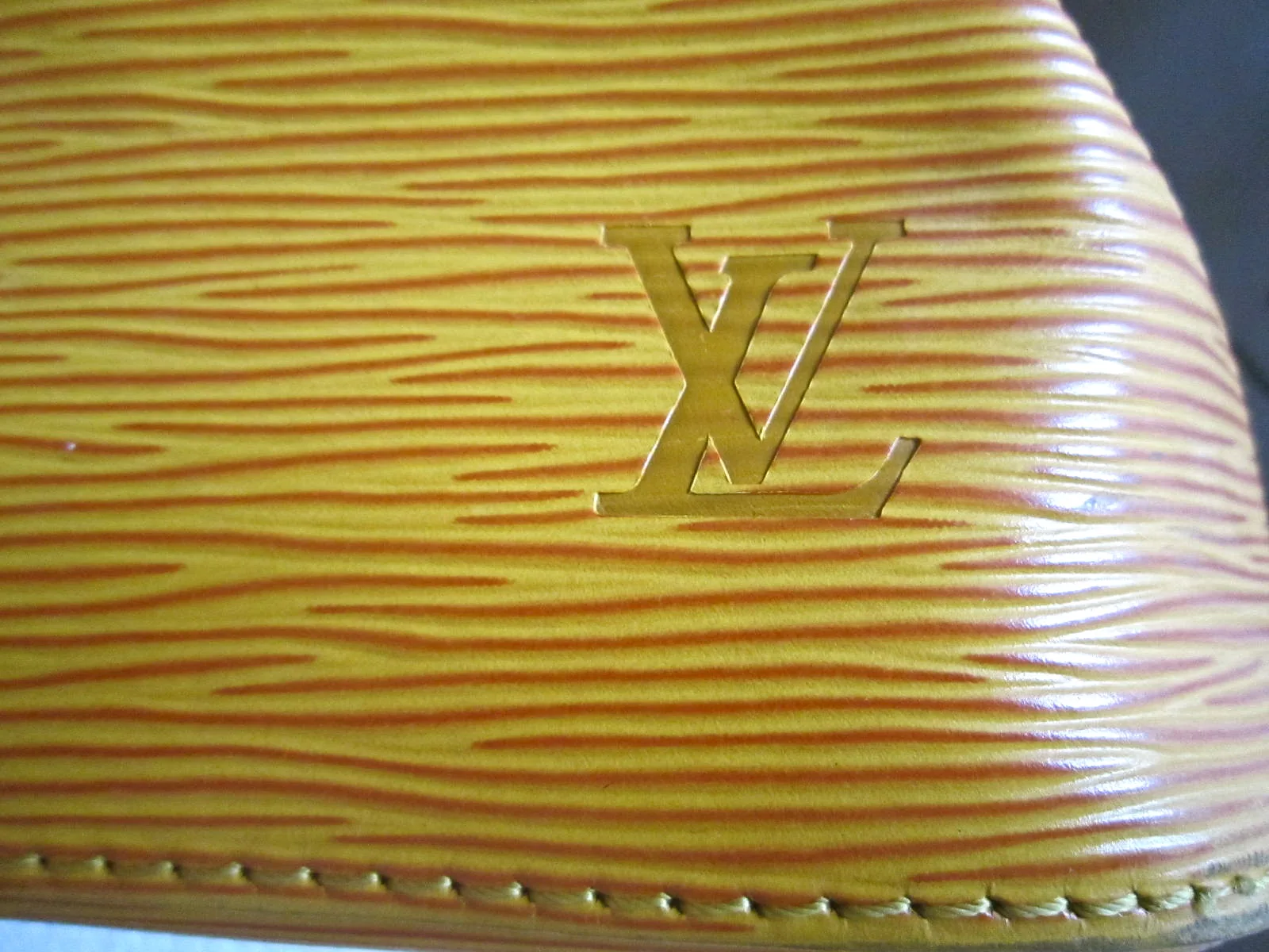 Noe Drawstring Yellow Epi Leather Handbag — image 10