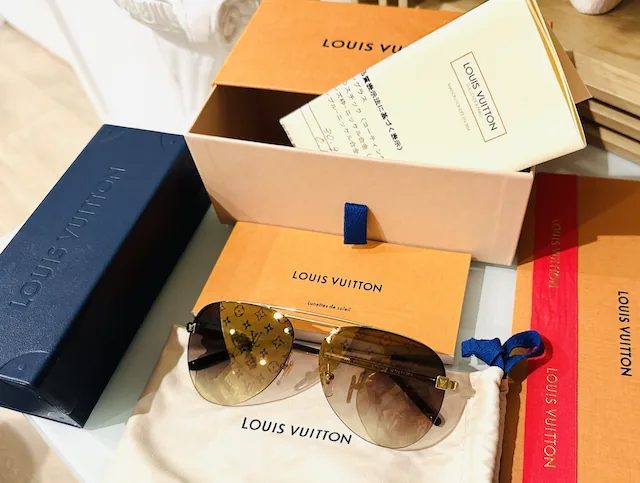 Clockwise Signature Gold Sunglasses Z1020/Like New — image 8