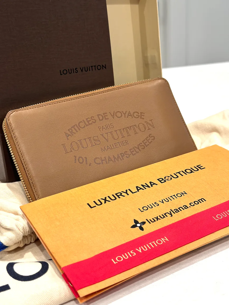 Articles De Voyage Veau Soie Lena Calfskin Camel Zippy Wallet — image 3