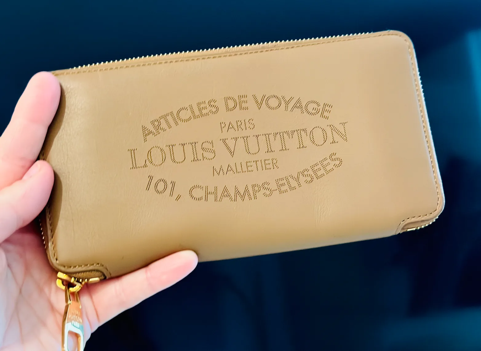 Articles De Voyage Veau Soie Lena Calfskin Camel Zippy Wallet — image 7