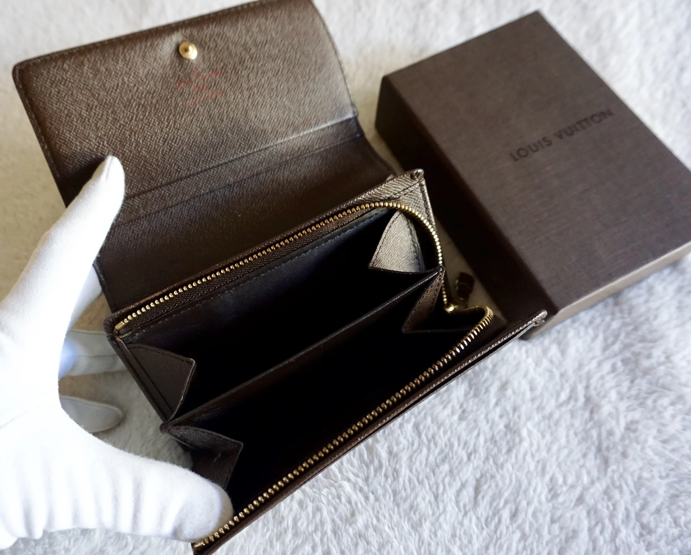 Damier Ebene Tresor Wallet — image 4