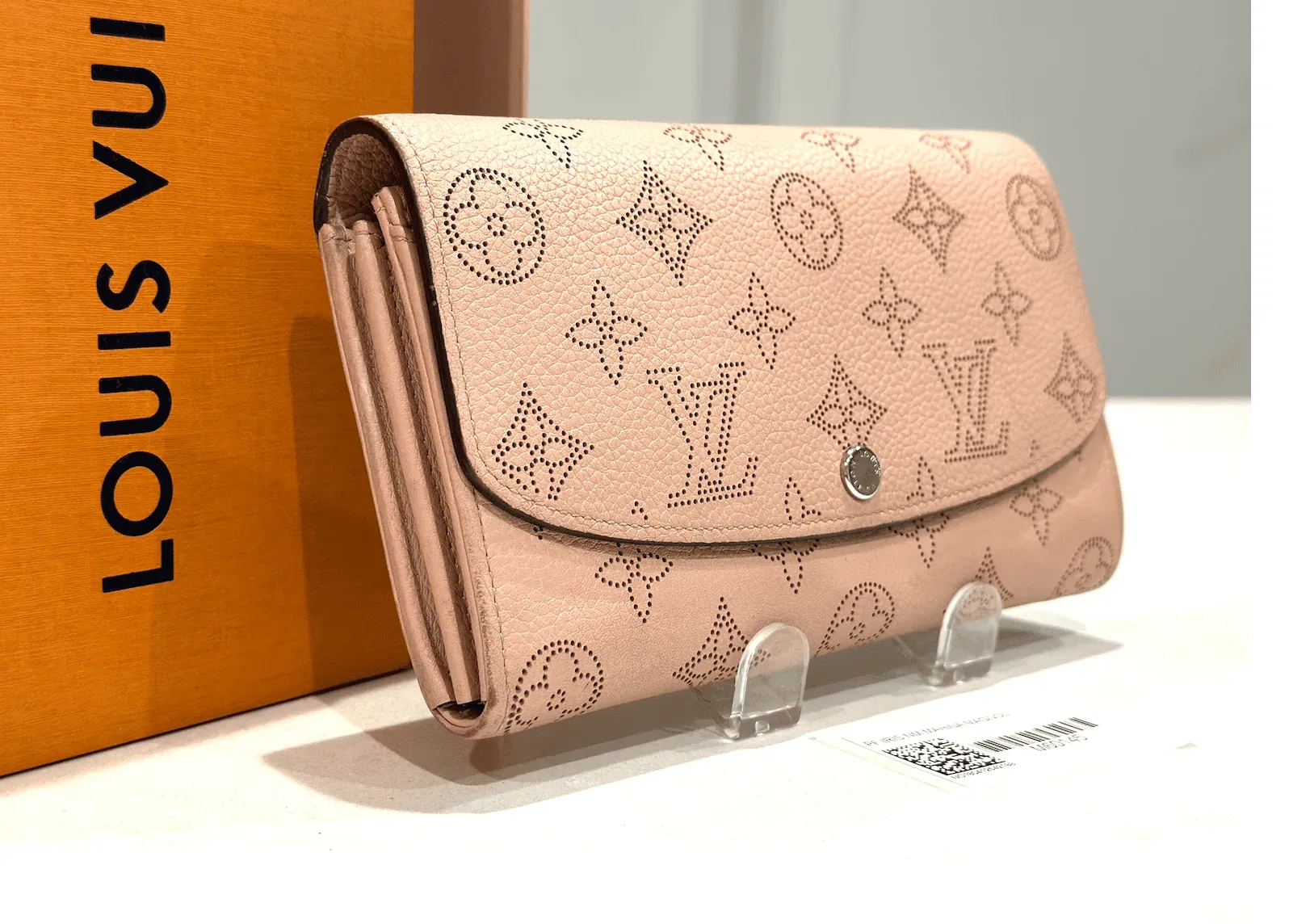Monogram Mahina Leather Iris Clutch Wallet/Magnolia Ballerine — image 7