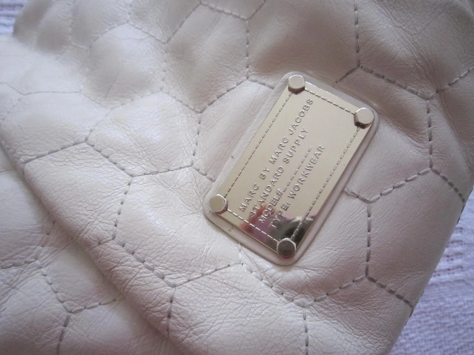 Marc By Marc Jacobs Honeycomb White Leather Hobo Bag — image 3