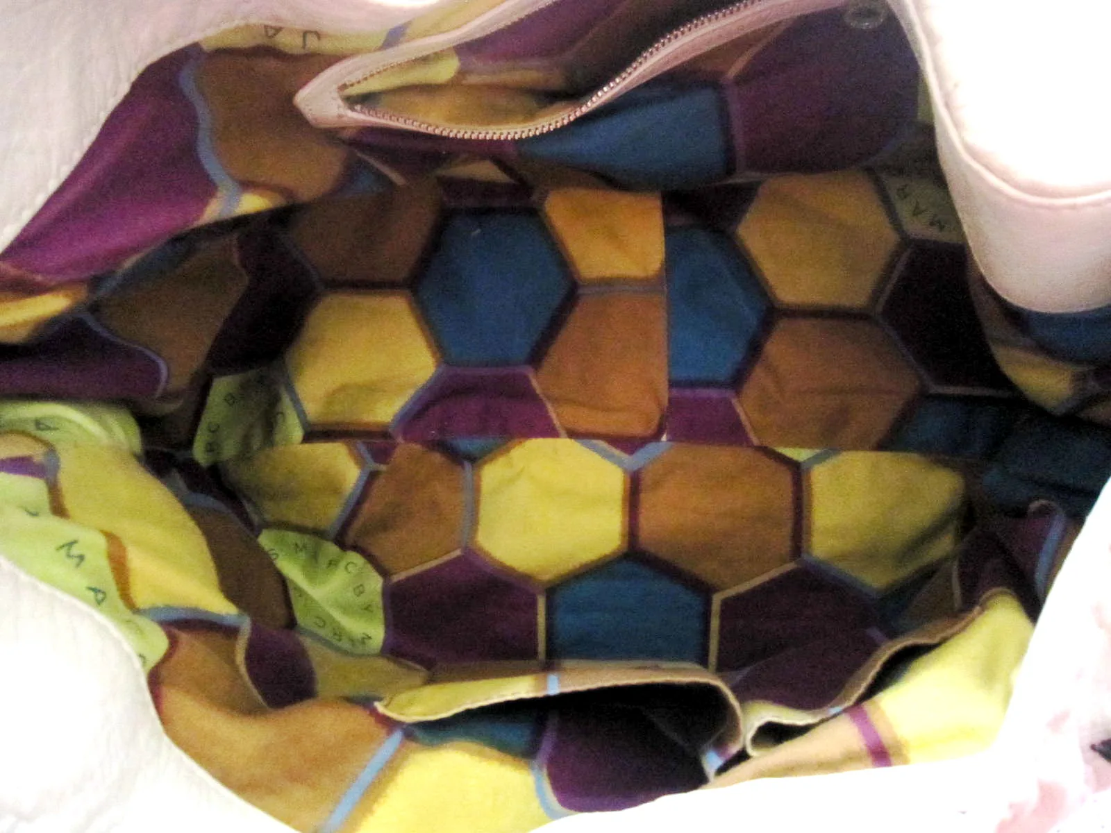 Marc By Marc Jacobs Honeycomb White Leather Hobo Bag — image 8
