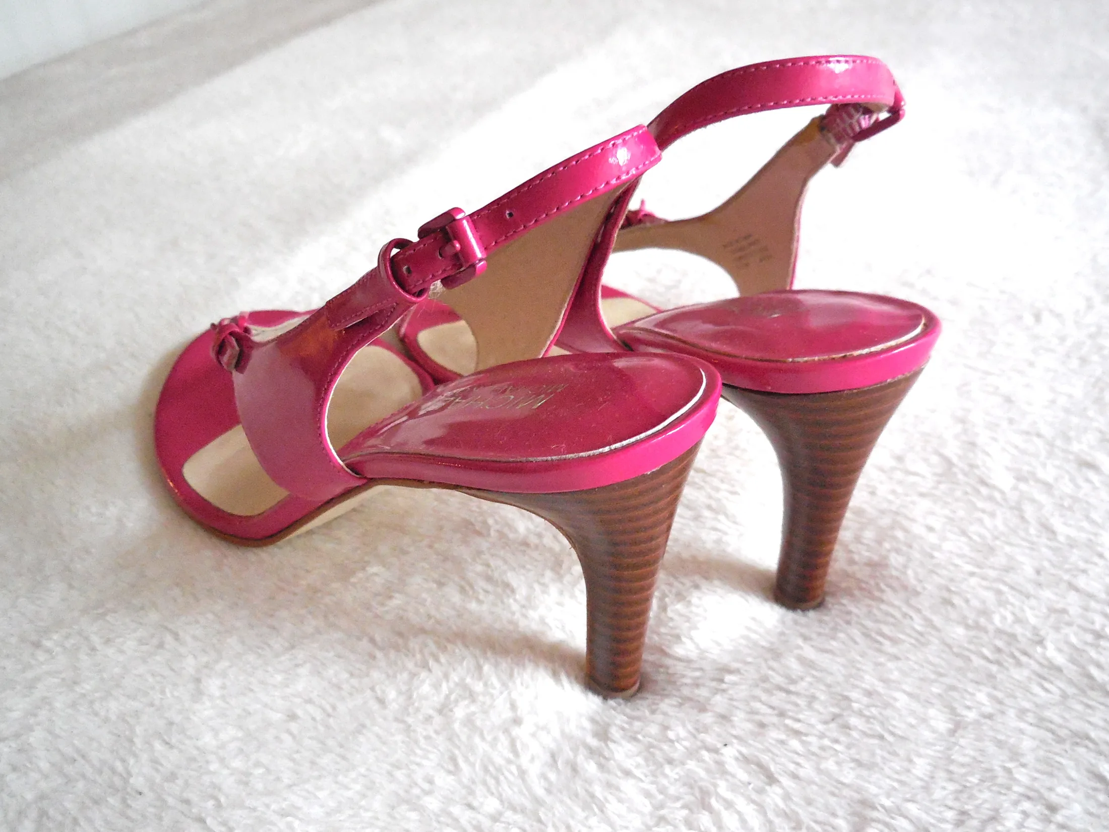 Michael Kors Pink Eleni Sandals/Size 6.5 — image 4