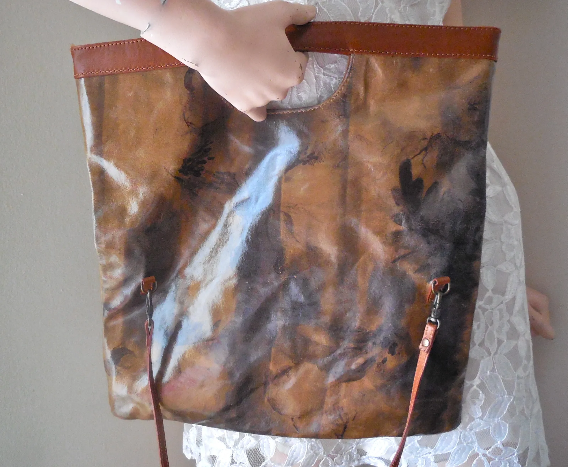 Maurizio Taiuti Leather Floral Crossbody Bag — image 4