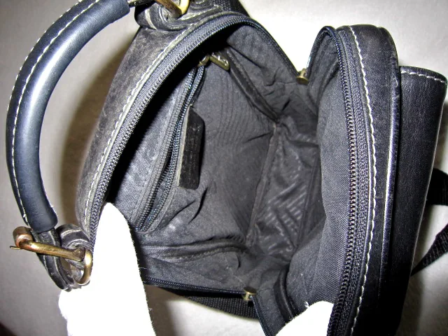 Vintage Pierre Cardin Distressed Leather Shoulder Bag — image 8
