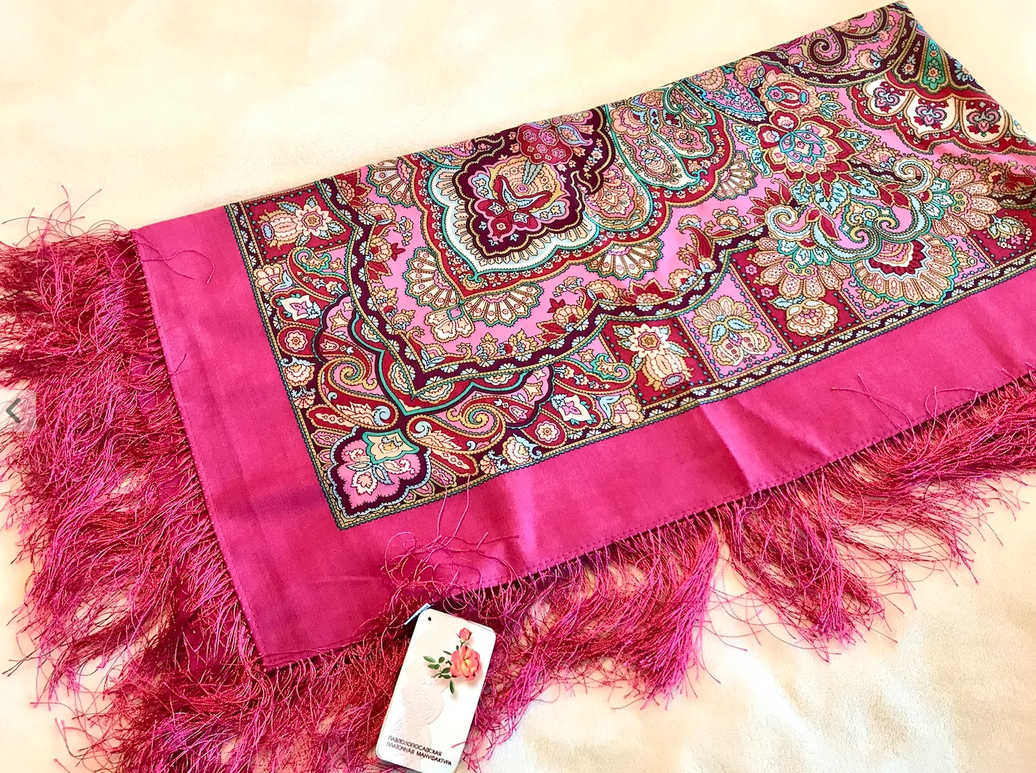 Pavlovo Posad “Beauty Queen” Fuchsia Shawl Pashmina Scarf with Silk Fringе 146 cm x 146 cm — image 4